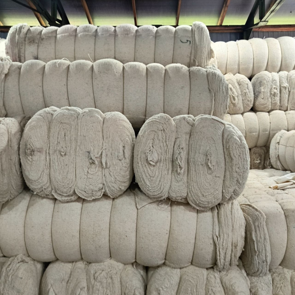 Нетканое полотно (ХПП) ш.150 см.пл.180 г / м2 светлое, фото 2